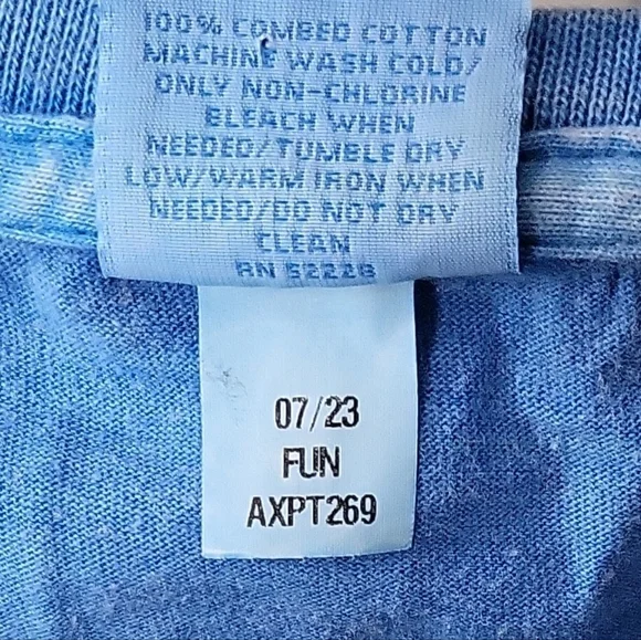 Crazy Shirts Hawaii Blue Long Sleeve Tee w/Floral Van Design Women Size Medium - Picture 6 of 6